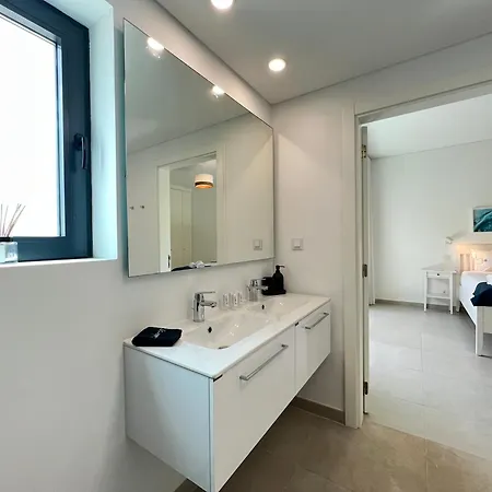 Gardens Dubai By Fhr Apartment