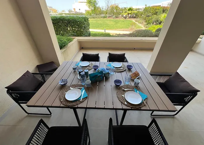 Gardens Dubai By Fhr 公寓